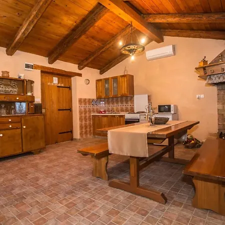 House Legovic Дом отдыха *